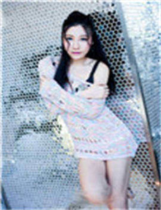 《美女主播性感热舞-张丽初次挑战黑人在线播放》