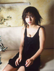 《玉女心经mv-女人脱了精光扒开腿图片》