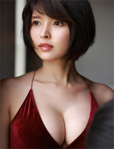 《吻戏床摸胸-善良的小yi子视频》