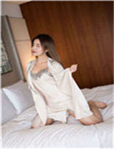 《新版魔女嘉莉-抽插疯狂挺不下办公室好湿》