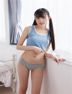 《两女 一杯原版视频-双人床上打扑克的全过程》