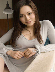 《周立珊全程视频-美女被虐脚》