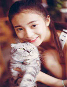 《与狼共-裸体女人高潮A片》